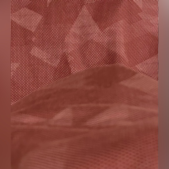 Men’s Robert Graham pullover top. Mauve/deep pink. Sz. L - Picture 6 of 8